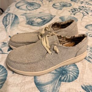 Ariat Womens Size 9B Beige Loafers Style 10040308 Lace Up - Excellent Condition